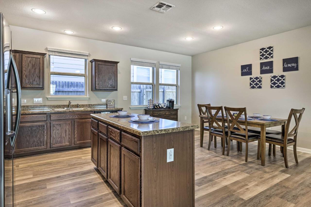 Buda Home With Smart Tv About 19 Mi To Downtown Austin Екстериор снимка