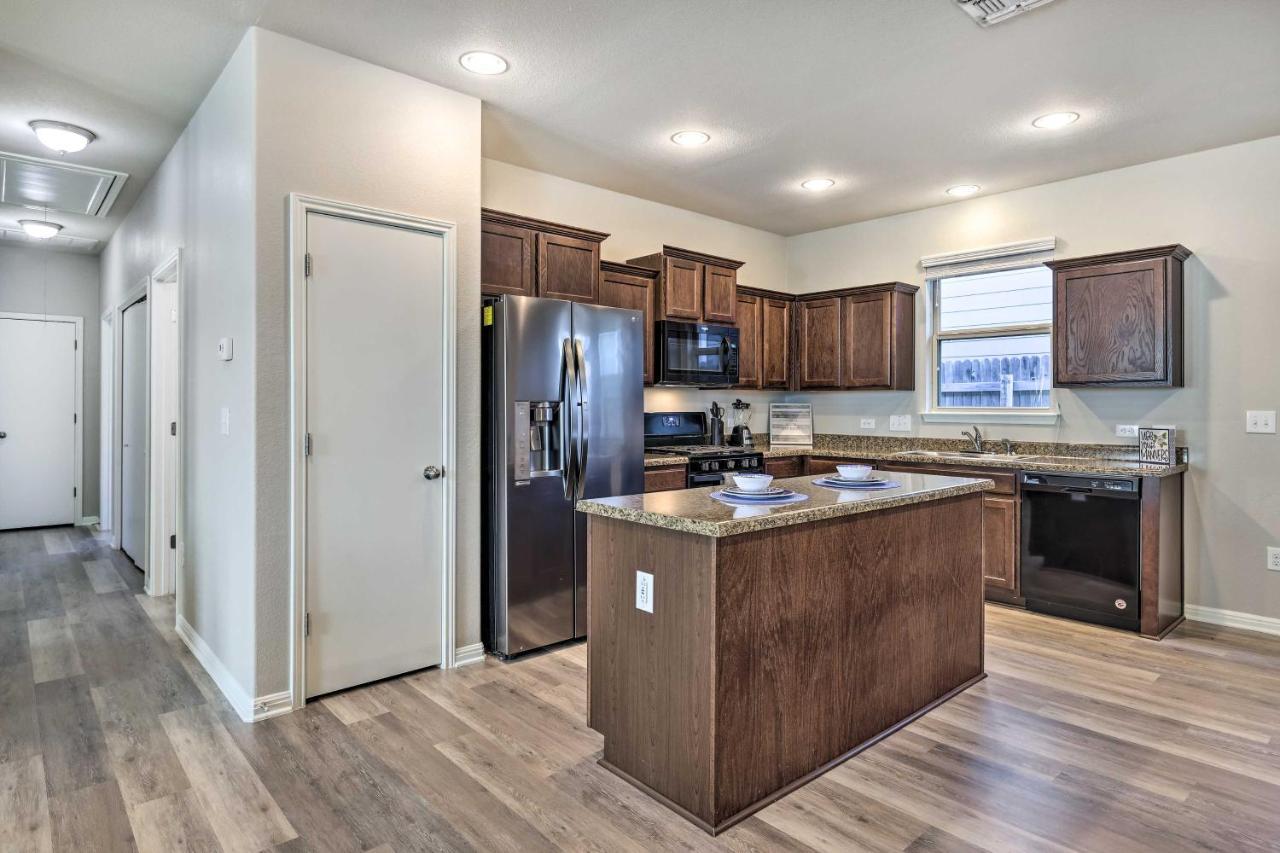 Buda Home With Smart Tv About 19 Mi To Downtown Austin Екстериор снимка