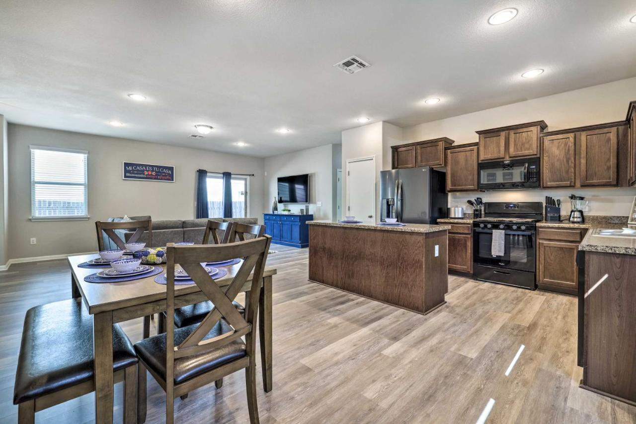Buda Home With Smart Tv About 19 Mi To Downtown Austin Екстериор снимка