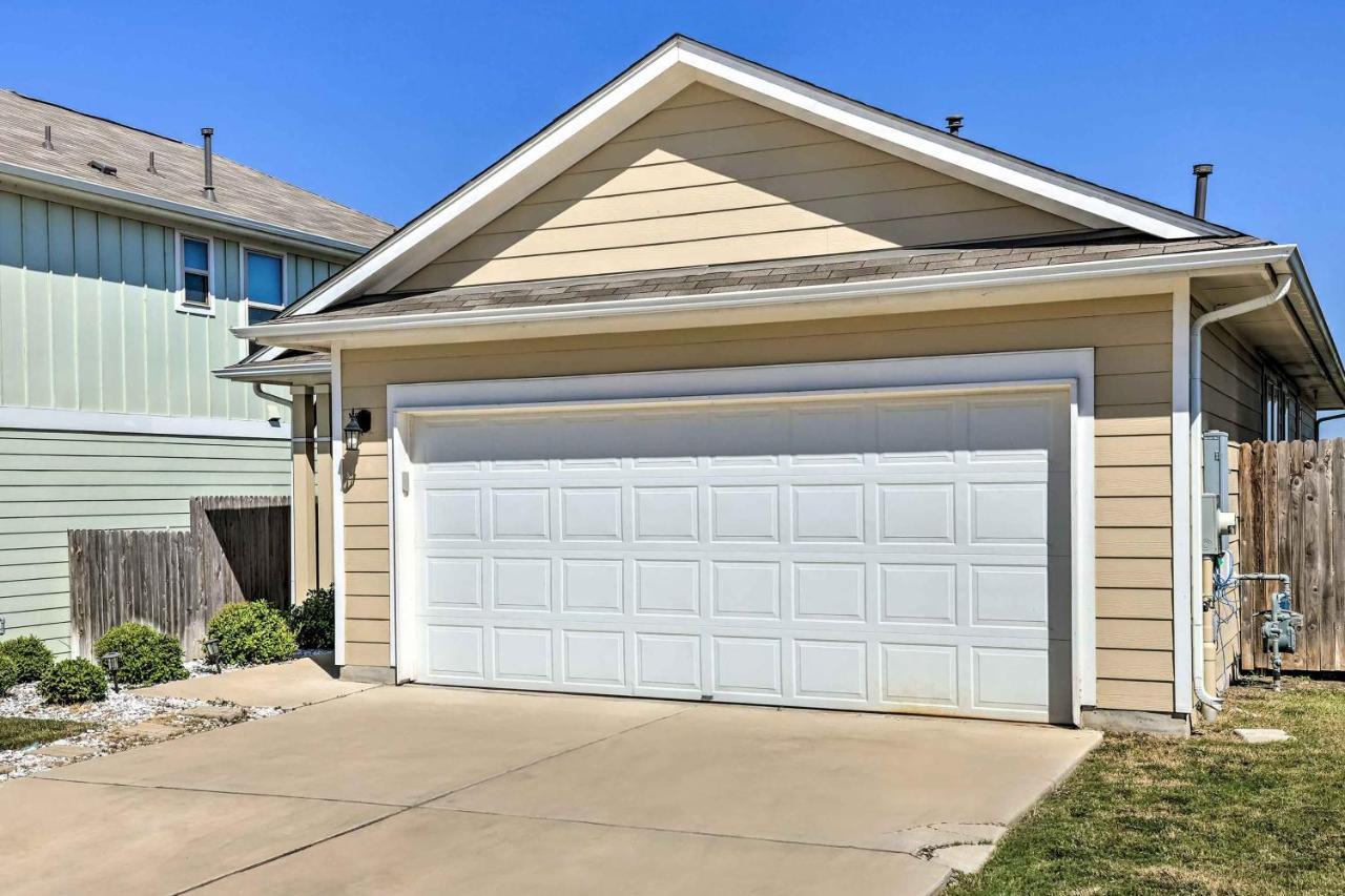 Buda Home With Smart Tv About 19 Mi To Downtown Austin Екстериор снимка